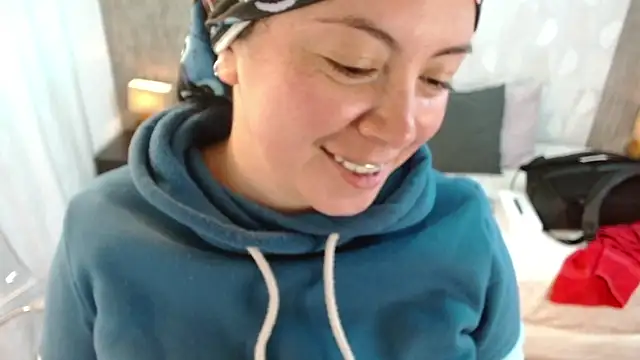 Snapshot of elamurray chatting on November 2025 11:10:02 AM elamurray online show from November 2025 11:10:02 AM