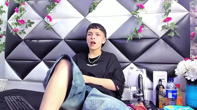 Snapshot of Megan_Thompson_ chatting on October 2025 02:14:02 AM Megan Thompson online show from October 2025 02:14:02 AM