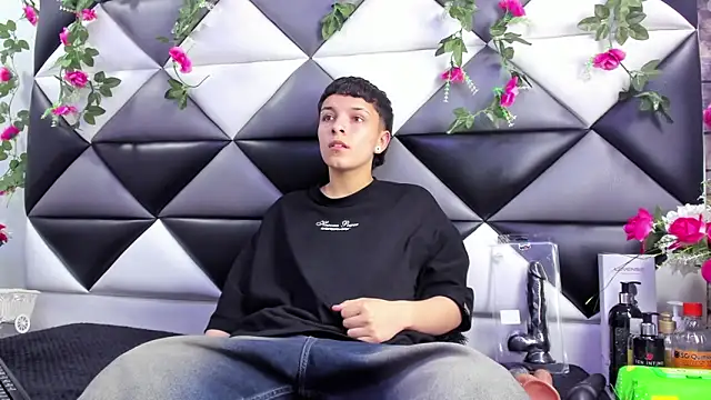 Snapshot of Megan_Thompson_ chatting on October 2025 02:02:05 AM Megan Thompson online show from October 2025 02:02:05 AM