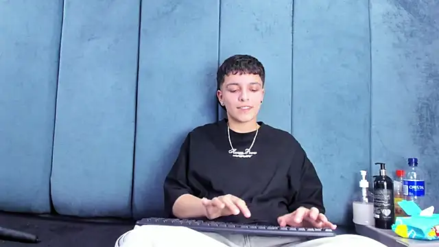 Megan Thompson  online show from March 2026 08:37:02 AM