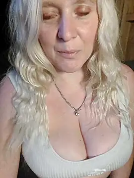 Bouncy-Bella28X online show from October 2025 11:30:02 AM