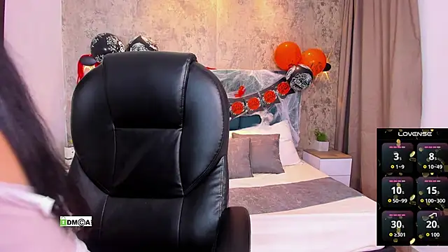 susanasmith18 online show from October 2025 08:10:01 PM