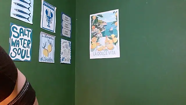 Roxiehood online show from October 2025 02:23:02 AM