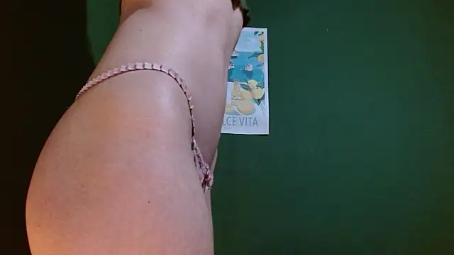 Roxiehood online show from May 2026 01:57:02 AM