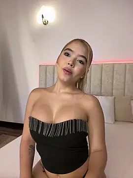 Mia Roswell online show from June 2026 03:11:02 AM