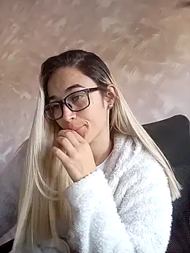 Mariam Arango online show from October 2025 09:23:01 PM