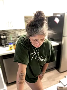 Alix Valentine online show from September 2025 04:18:01 PM