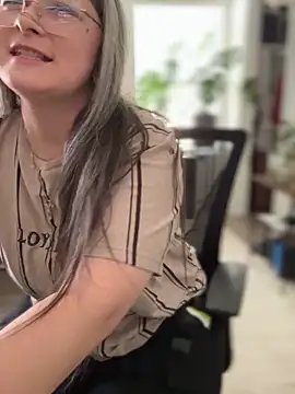 Alix Valentine online show from October 2025 08:28:02 PM