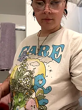 Alix Valentine online show from October 2025 04:27:02 PM