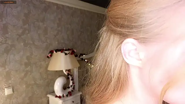 Emma Frosty online show from September 2025 06:19:02 PM