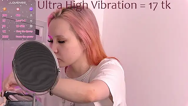 Snapshot of AsiaVegas chatting on November 2025 04:16:02 PM AsiaVegas online show from November 2025 04:16:02 PM