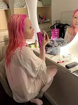 Snapshot of AsiaVegas chatting on December 2025 07:19:02 PM AsiaVegas online show from December 2025 07:19:02 PM