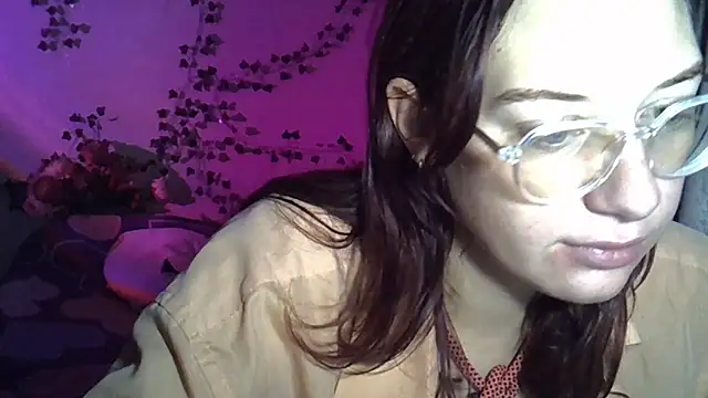 Lily Ember online show from October 2025 06:08:01 PM