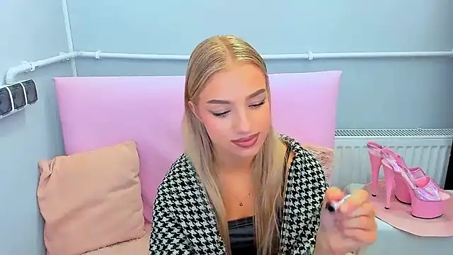 EvetteRose online show from September 2025 03:14:01 PM