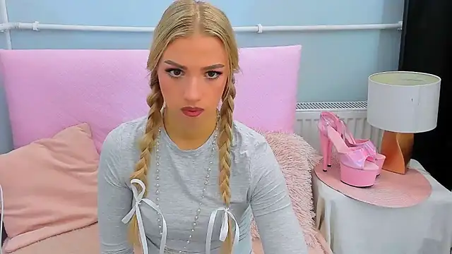 EvetteRose online show from October 2025 03:24:01 PM