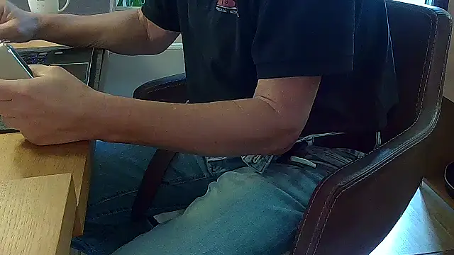 Snapshot of Unique_X_perience chatting on October 2025 09:54:01 AM Unique X perience online show from October 2025 09:54:01 AM