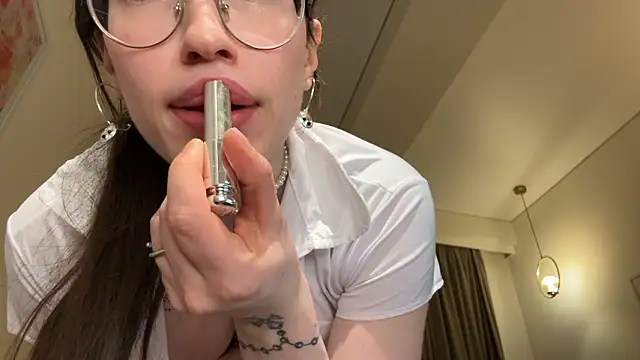 Kelly Berry   online show from March 2026 06:04:02 PM