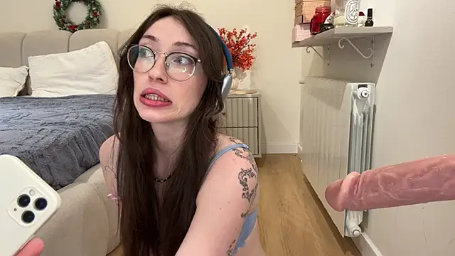 Kelly Berry   online show from April 2026 06:56:02 PM