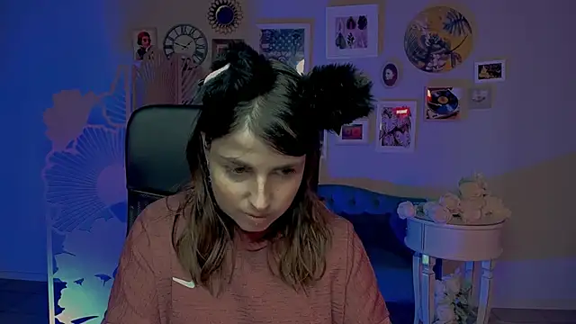 Snapshot of MartaEdams chatting on November 2025 06:08:01 AM MartaEdams online show from November 2025 06:08:01 AM