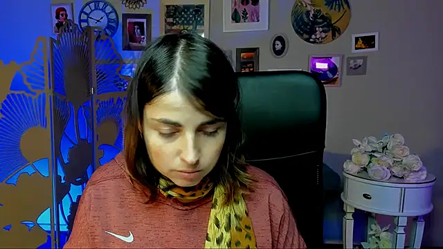 Snapshot of MartaEdams chatting on November 2025 06:13:01 AM MartaEdams online show from November 2025 06:13:01 AM