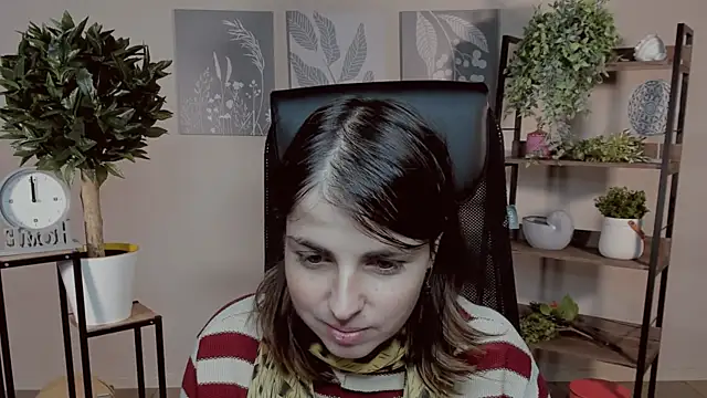 Snapshot of MartaEdams chatting on November 2025 06:25:02 AM MartaEdams online show from November 2025 06:25:02 AM