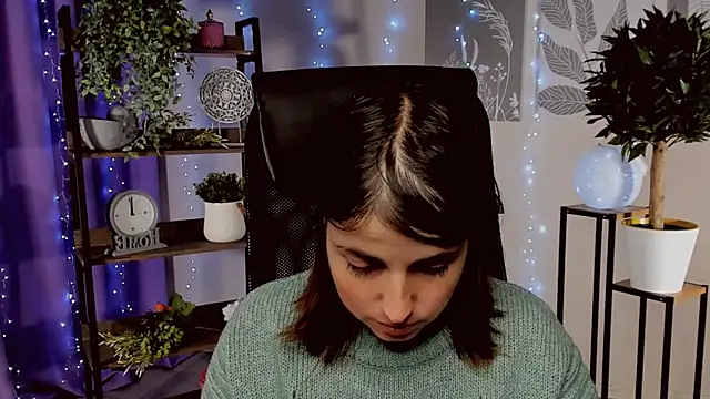 Snapshot of MartaEdams chatting on December 2025 06:18:01 AM MartaEdams online show from December 2025 06:18:01 AM