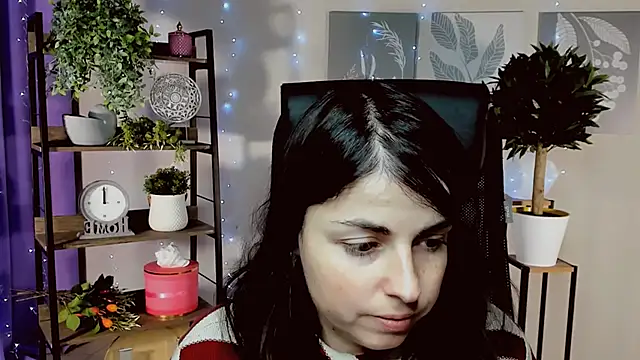 Snapshot of MartaEdams chatting on January 2026 06:18:02 AM MartaEdams online show from January 2026 06:18:02 AM