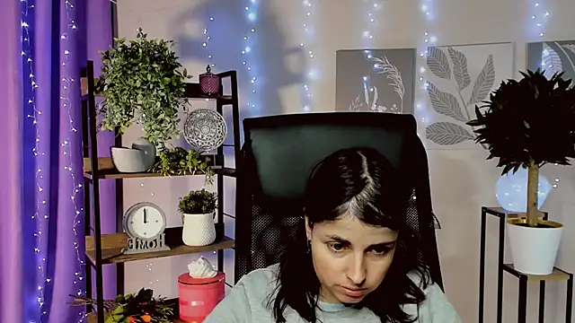 Snapshot of MartaEdams chatting on January 2026 06:19:01 AM MartaEdams online show from January 2026 06:19:01 AM