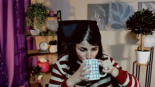 Snapshot of MartaEdams chatting on February 2026 06:34:01 AM MartaEdams online show from February 2026 06:34:01 AM