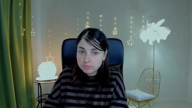 Snapshot of MartaEdams chatting on February 2026 06:22:01 AM MartaEdams online show from February 2026 06:22:01 AM