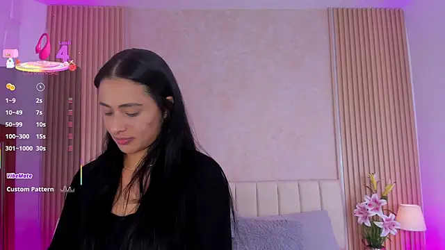 Snapshot of ZOEBARLOWE chatting on October 2025 07:20:02 PM ZOEBARLOWE online show from October 2025 07:20:02 PM