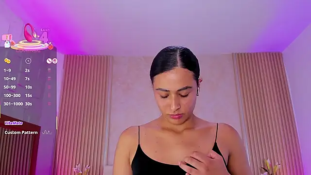 Snapshot of ZOEBARLOWE chatting on October 2025 07:05:01 PM ZOEBARLOWE online show from October 2025 07:05:01 PM