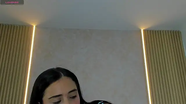 Snapshot of ZOEBARLOWE chatting on November 2025 07:04:02 PM ZOEBARLOWE online show from November 2025 07:04:02 PM