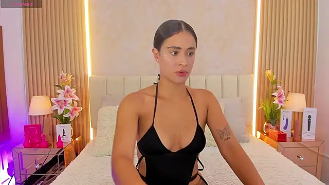 Snapshot of ZOEBARLOWE chatting on November 2025 07:01:02 PM ZOEBARLOWE online show from November 2025 07:01:02 PM