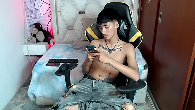 yiisu  online show from October 2025 06:31:01 PM