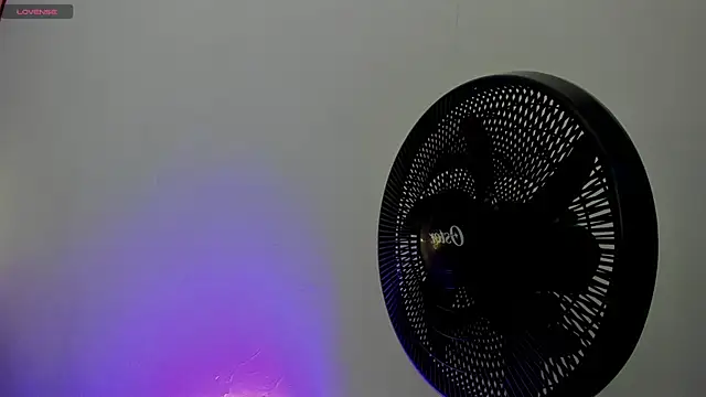 Snapshot of karlarusso chatting on February 2026 12:15:02 PM karlarusso online show from February 2026 12:15:02 PM