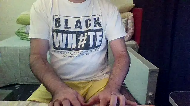 Snapshot of st206boy chatting on March 2026 11:34:01 PM st206boy online show from March 2026 11:34:01 PM