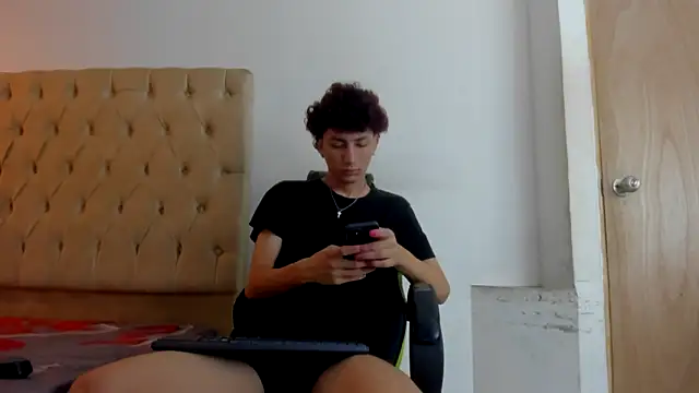 Darkknightx01 online show from February 2026 09:47:01 AM