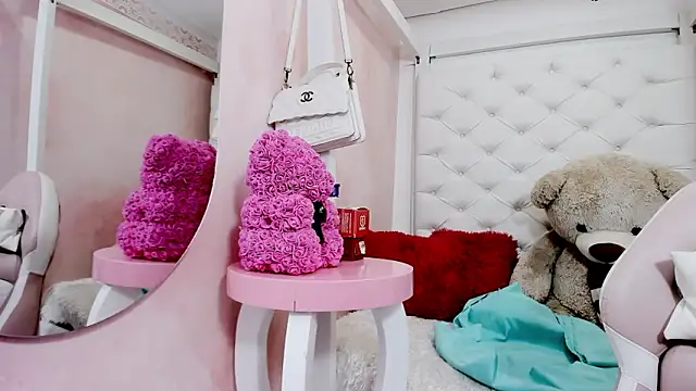 eimy skinny  online show from February 2026 12:49:01 PM