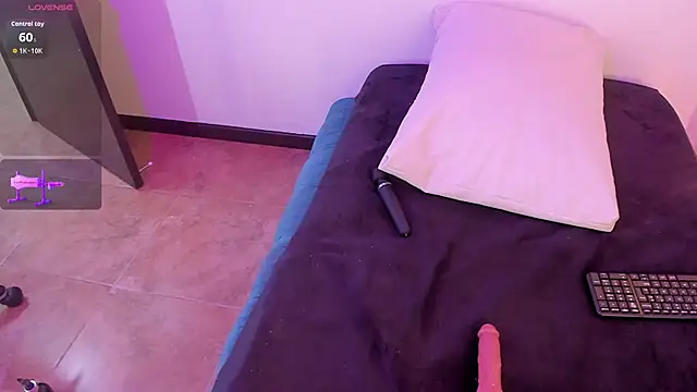 Samaraa Smith online show from October 2025 12:03:01 PM