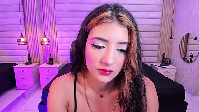 VictoriaaBlair online show from May 2026 07:34:02 PM
