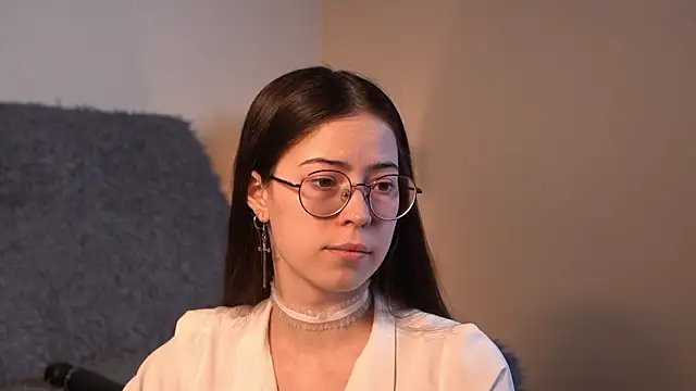 ywixos online show from February 2026 02:25:02 PM