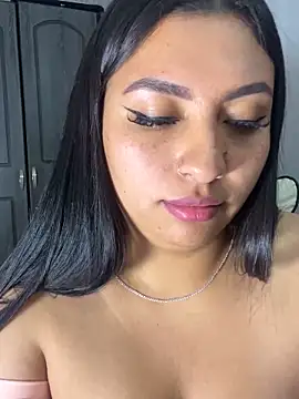 Issa Santana online show from October 2025 06:41:01 PM