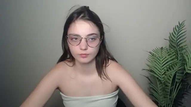 Snapshot of Sun_Shine__ chatting on June 2026 09:46:02 PM Sun Shine online show from June 2026 09:46:02 PM