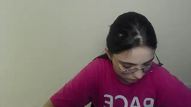 Snapshot of Sun_Shine__ chatting on June 2026 10:15:01 PM Sun Shine online show from June 2026 10:15:01 PM