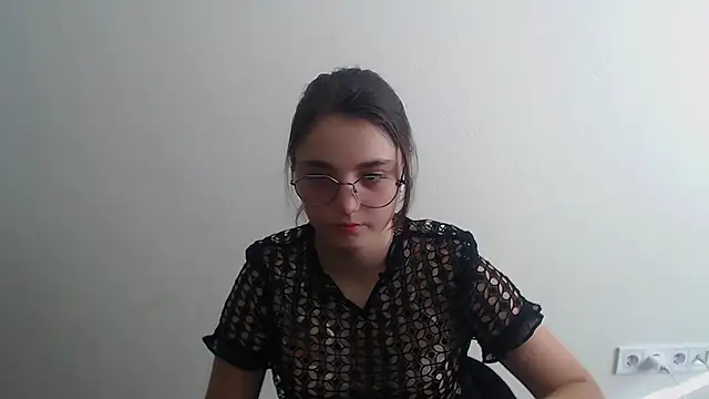 Snapshot of Sun_Shine__ chatting on July 2026 03:25:01 PM Sun Shine online show from July 2026 03:25:01 PM
