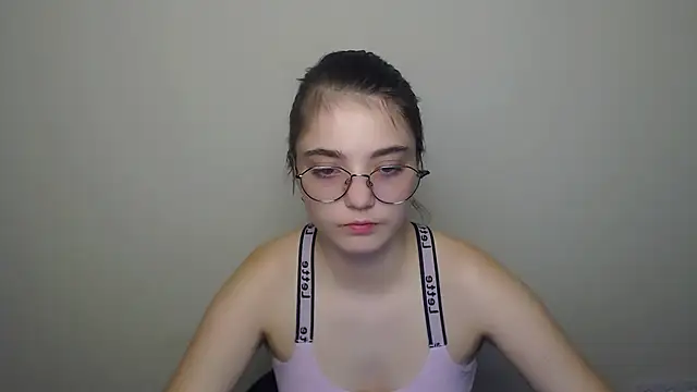 Snapshot of Sun_Shine__ chatting on July 2026 10:05:02 PM Sun Shine online show from July 2026 10:05:02 PM