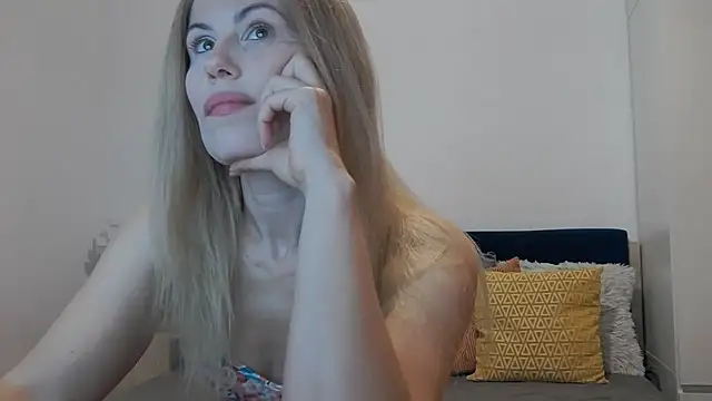 Snapshot of Lika_Soul chatting on May 2026 04:45:02 PM Lika Soul online show from May 2026 04:45:02 PM