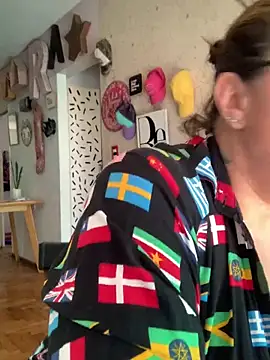 Snapshot of LupeLok chatting on October 2025 04:30:01 PM LupeLok online show from October 2025 04:30:01 PM