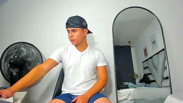 lianfox  online show from April 2026 12:25:02 PM